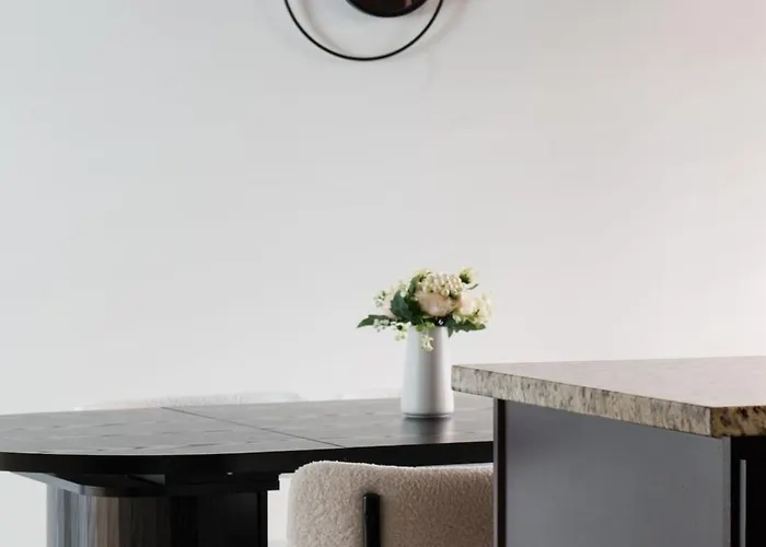 Apartamento 2br • Newly Furnished Modern • Near O'hare Chicago