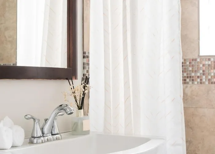 2br • Newly Furnished Modern • Near O'hare Apartamento *
